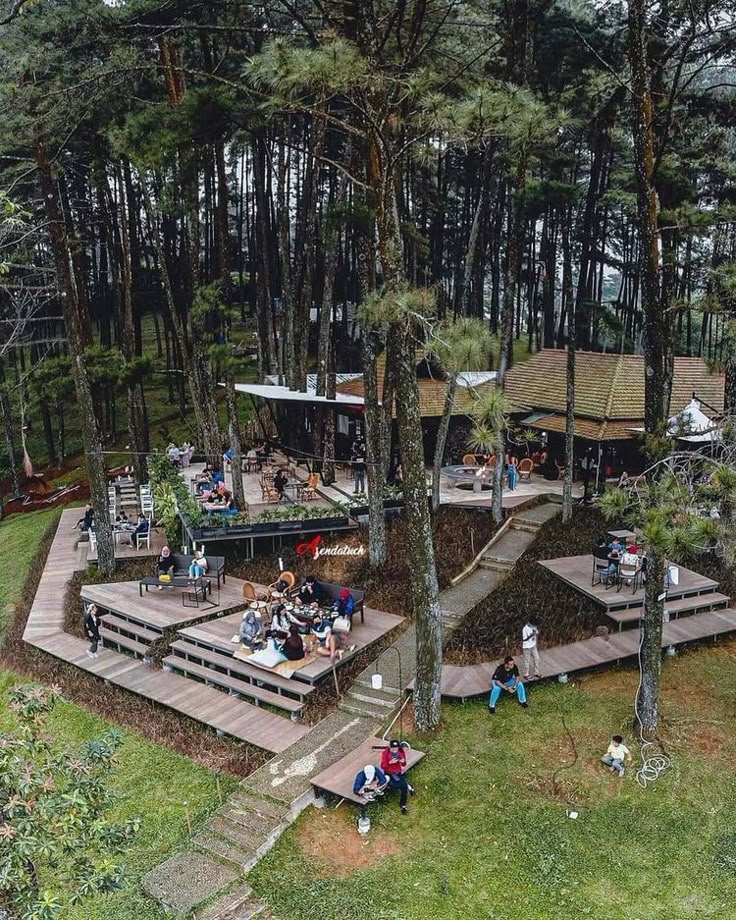 Cafe Lava Hotel - Image 2